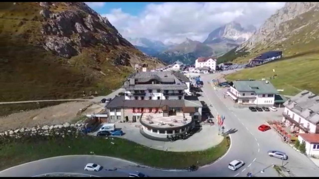 Hotel Savoia Canazei Exterior photo